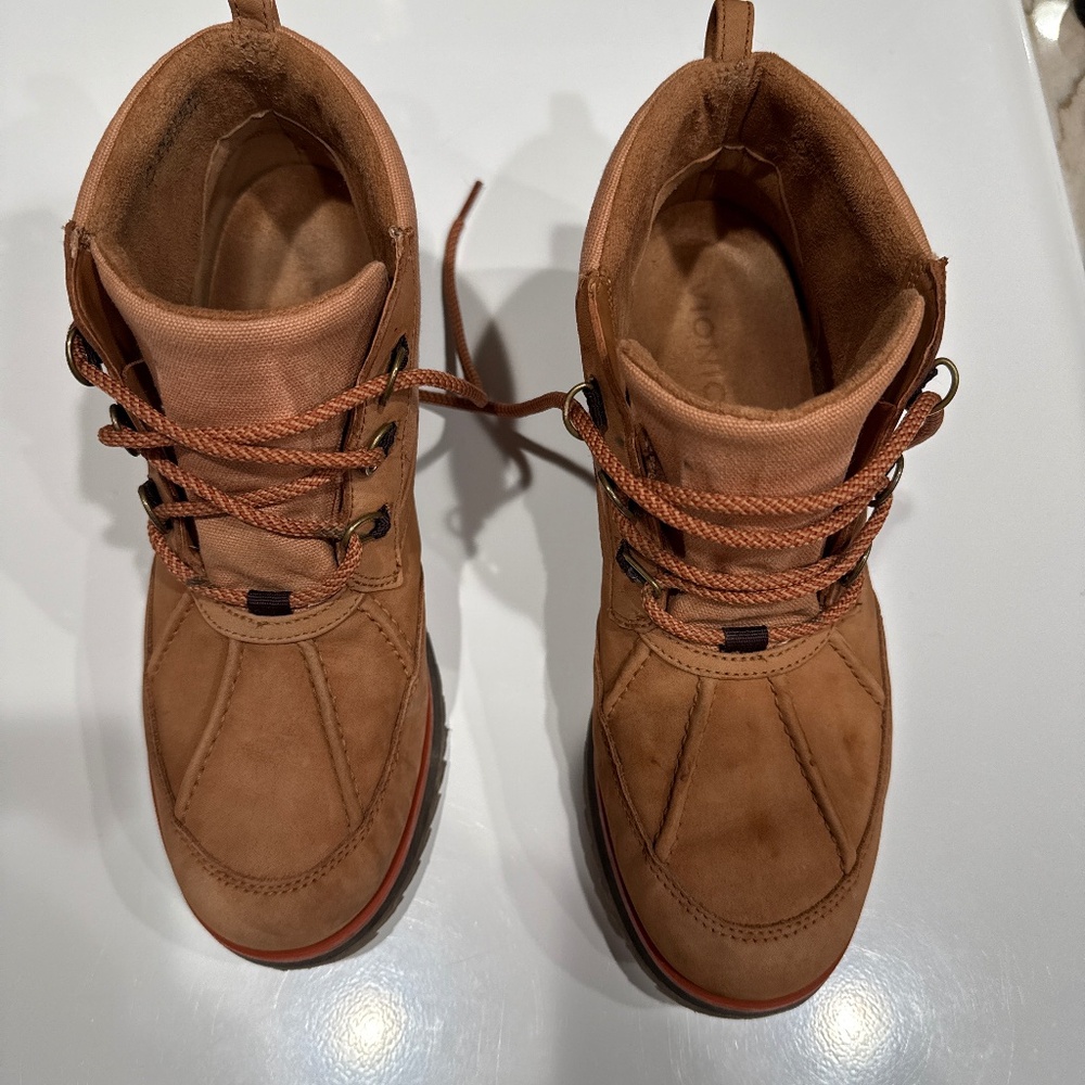 Vionic boots - image 1